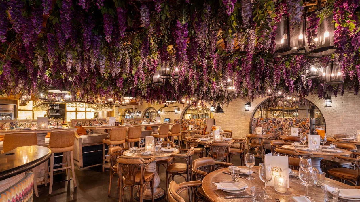Victors Restaurant Hale